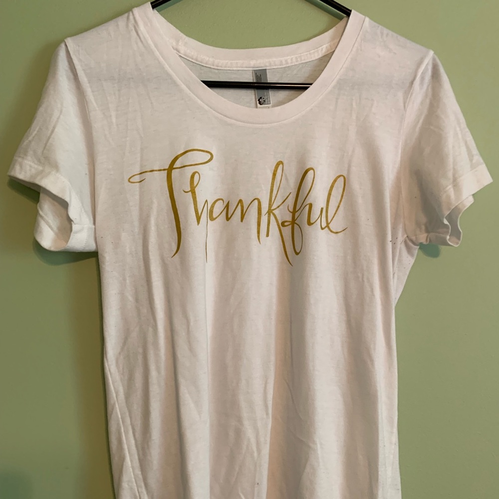 Women’s graphic tee// L